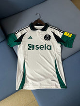 Newcastle United 2025-2026 second away